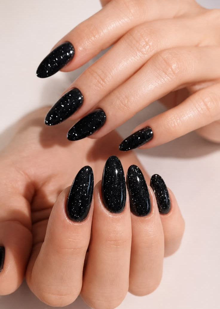Shine black almond nail set